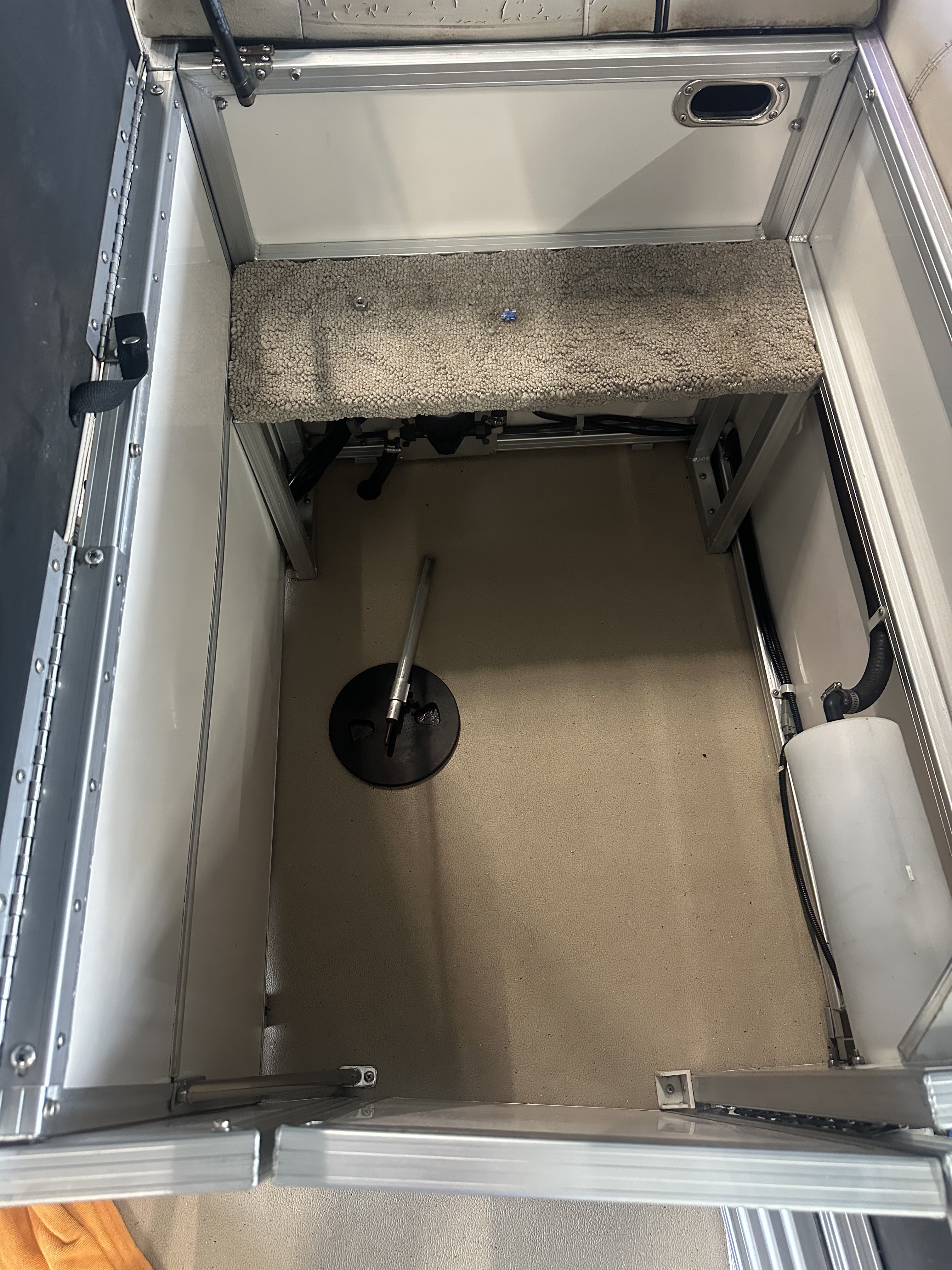 2009 South Bay Pontoons 925 CR TRIPLE TUBE  for Sale