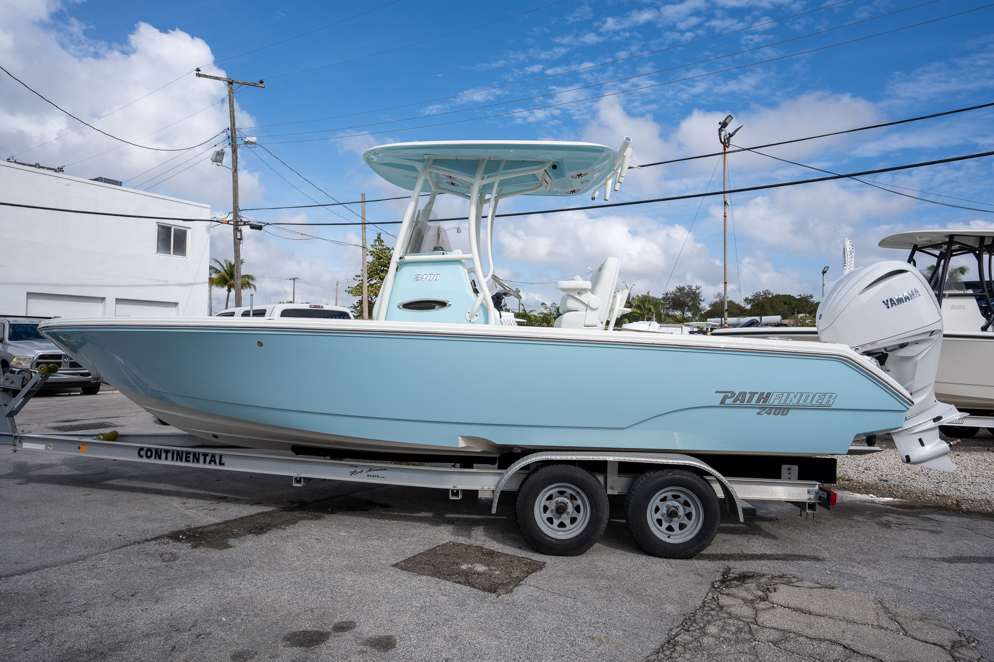 2025 PATHFINDER BOATS 2400 TRS - Bob Hewes Boats | Florida Boat Sales