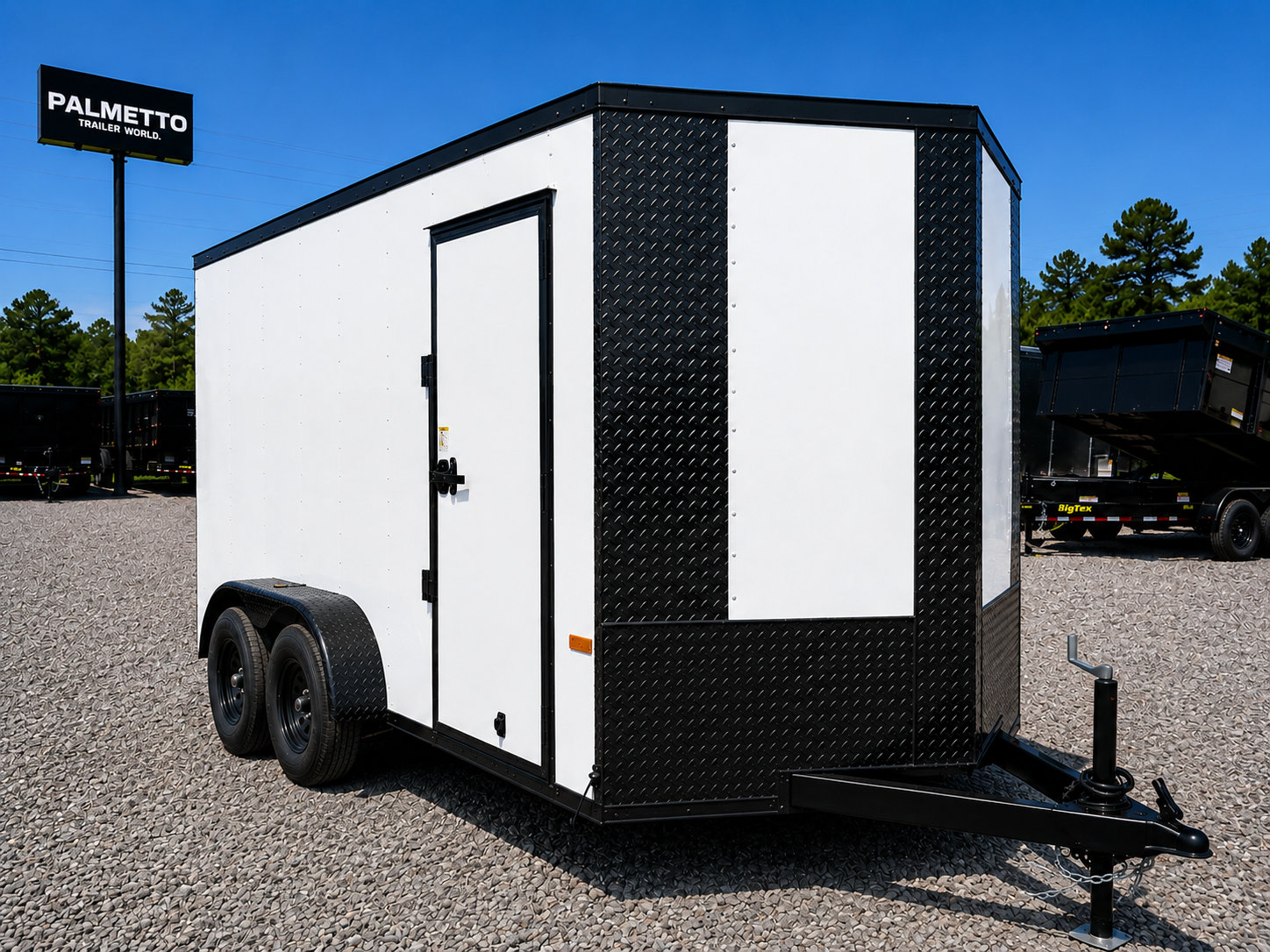 2025 DIAMOND CARGO DC612TA WHITE / BLACKOUT