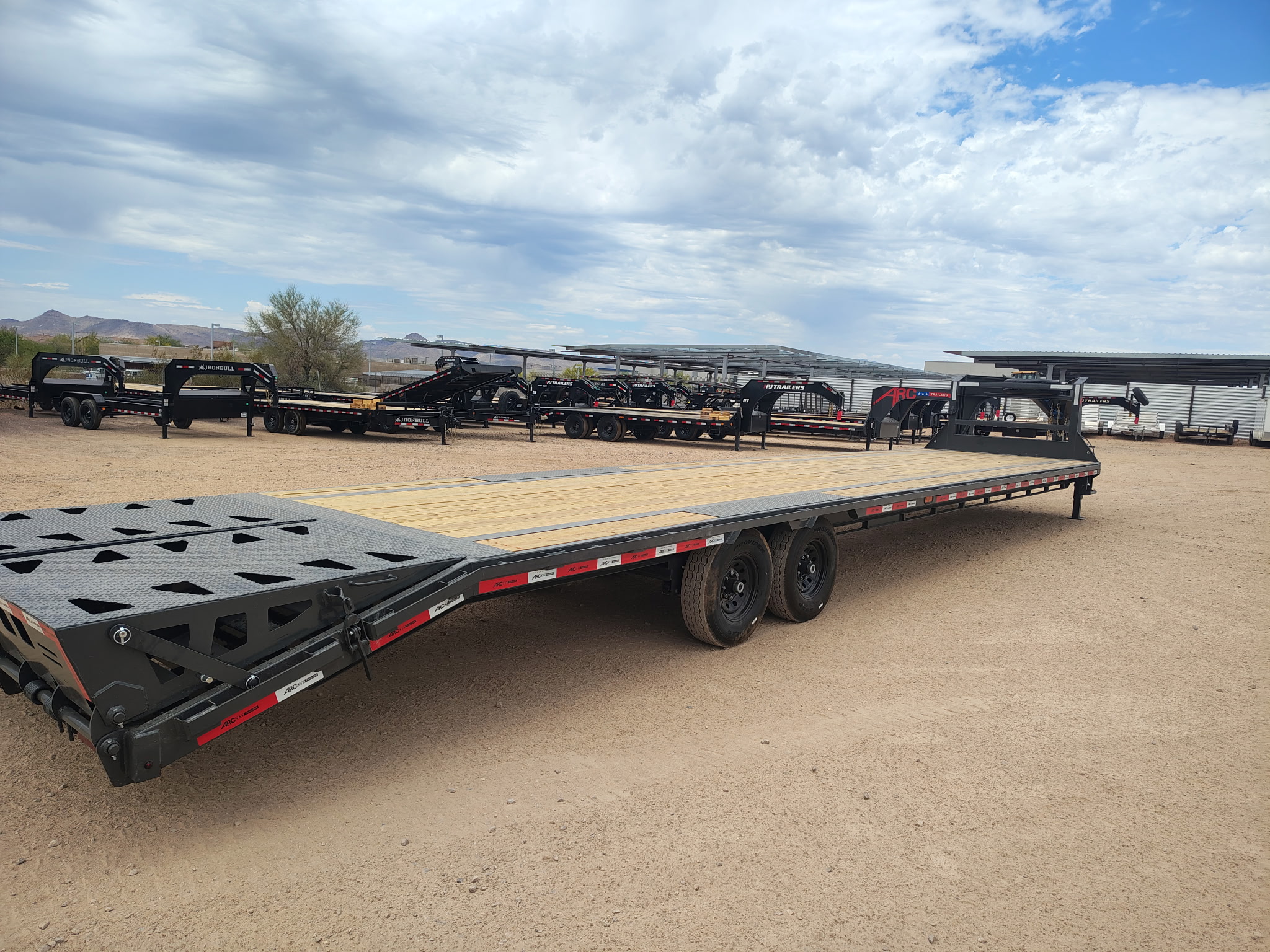 ARC Trailers 40'x102" 14K Gooseneck Flatbed Trailer w/ Ramps (GDS)