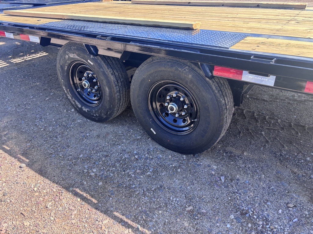 PJ Trailers 40' Gooseneck Low-Pro Flatdeck with Singles, 15,680 GVWR, Monster Ramps, 14 Ply Tires