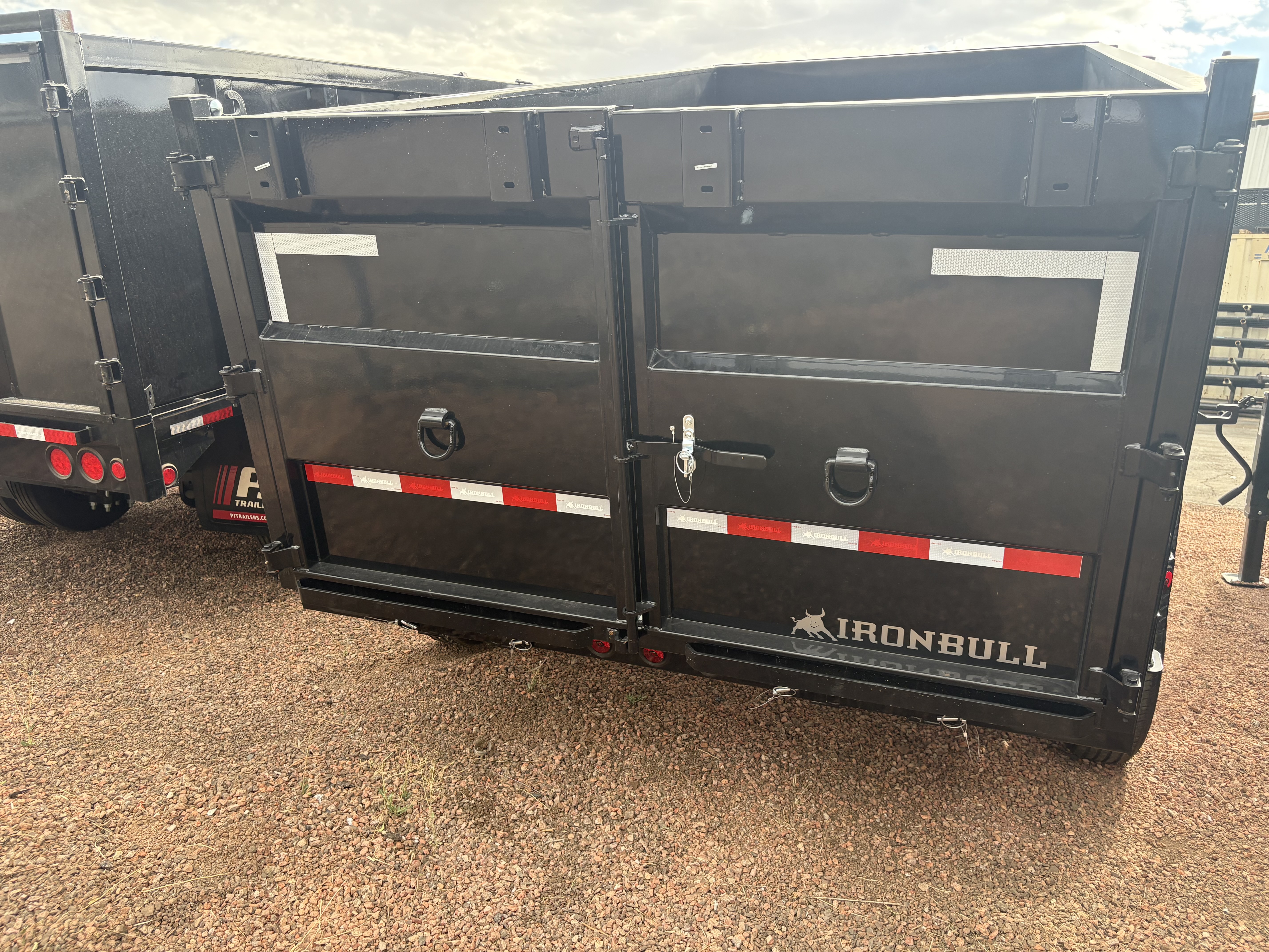 Iron Bull 14'x83" Telescopic I-Beam Gooseneck Dump Trailer w/ 48" Sides (DTG)