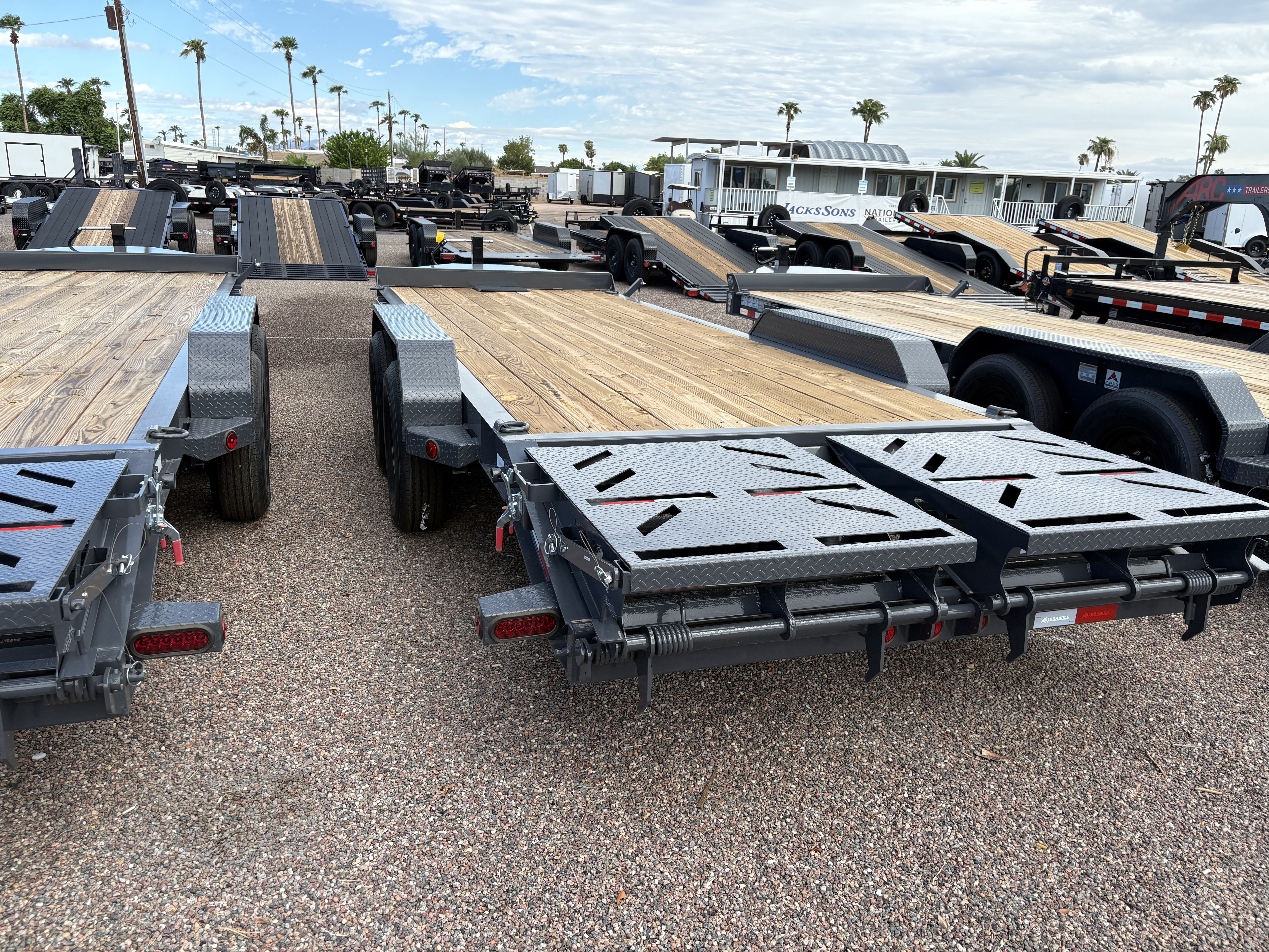 Norstar 20x83 IronBull, Tandem Axle, 14K GVWR, Rampage Ramps