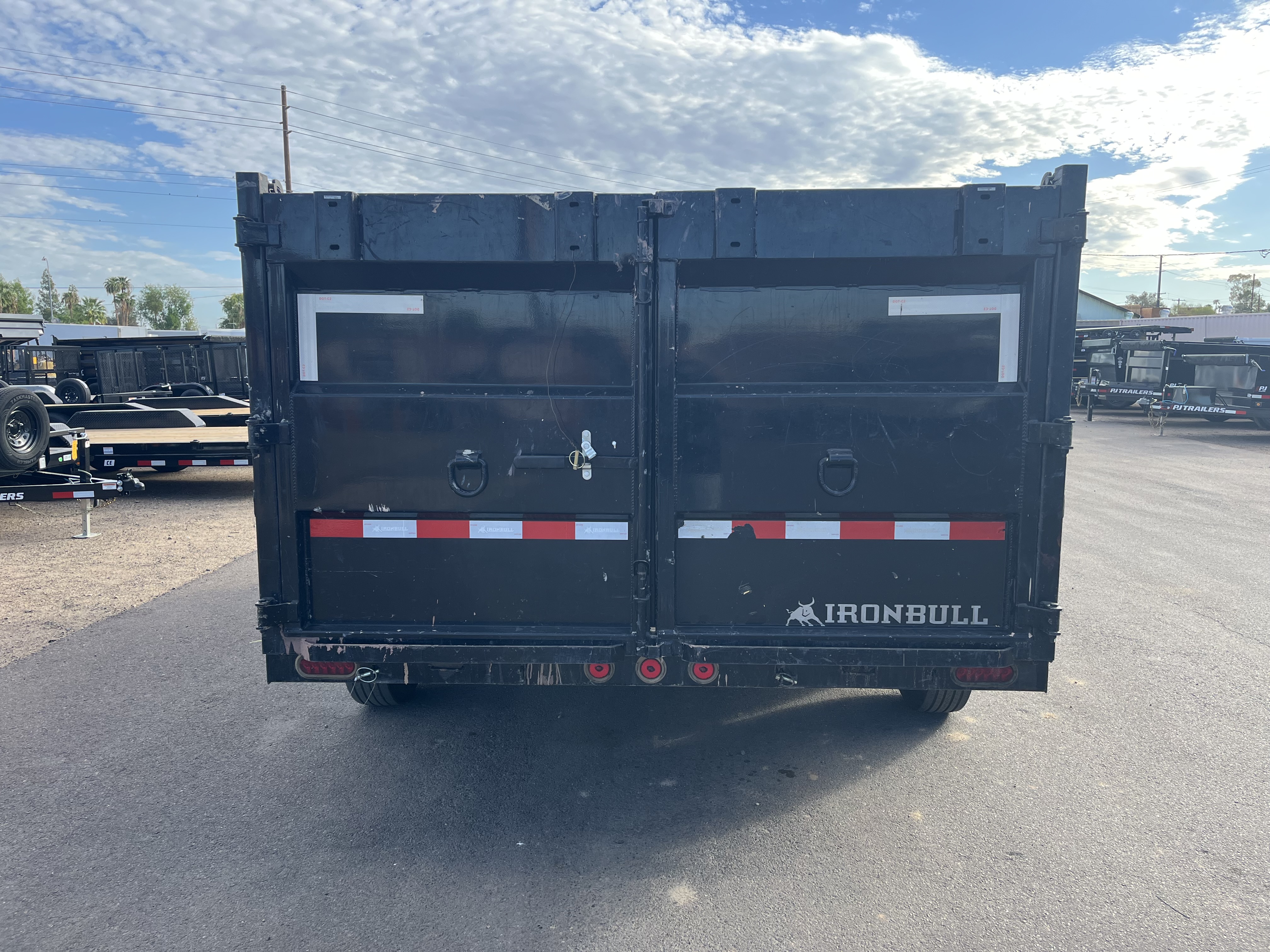Iron Bull DTB 16x83 DUMP TRAILER 4' SIDE