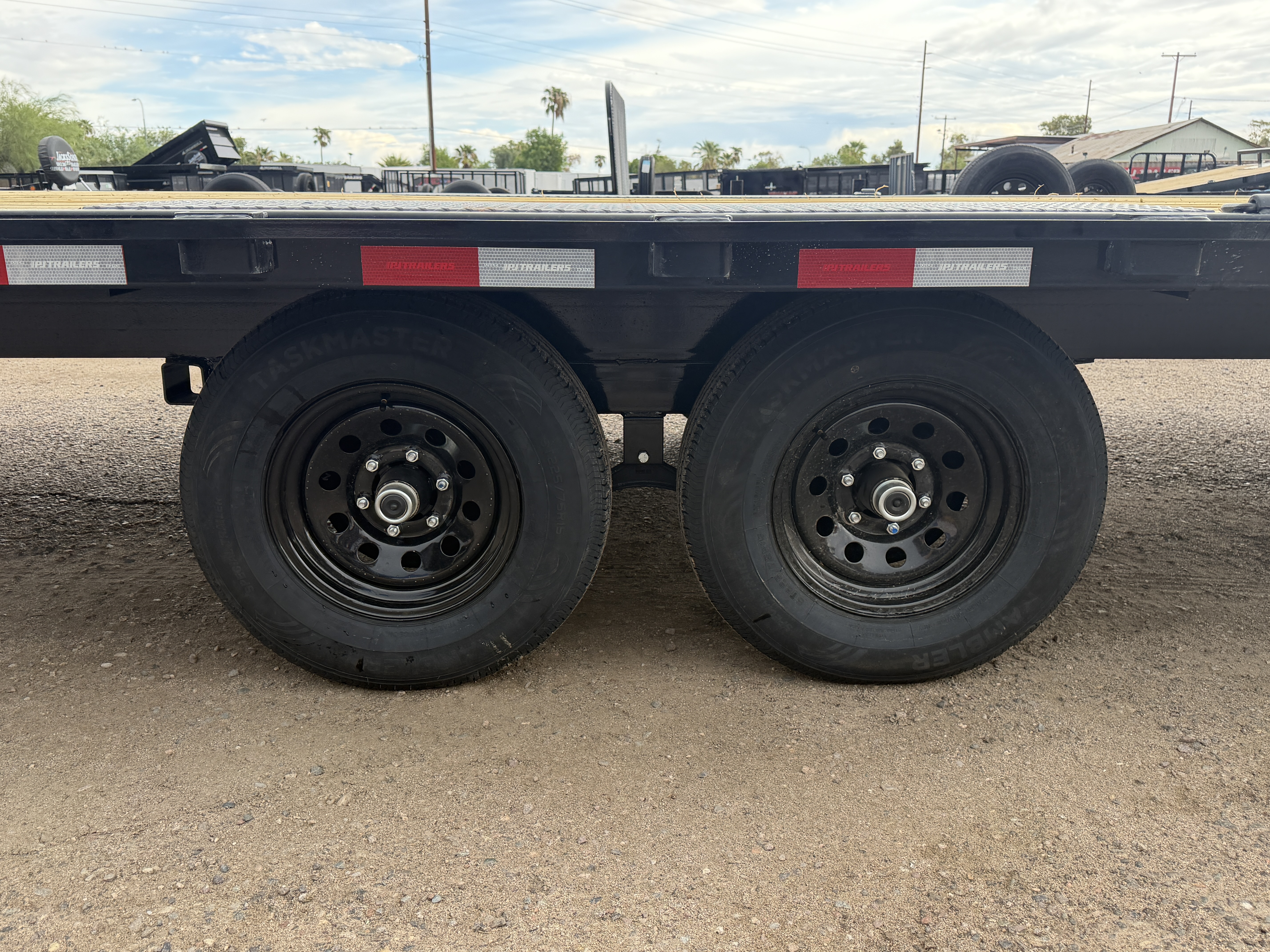 PJ Trailers 24x102 Tandem Axle Deckover, 10K GVWR, Slide In Ramps