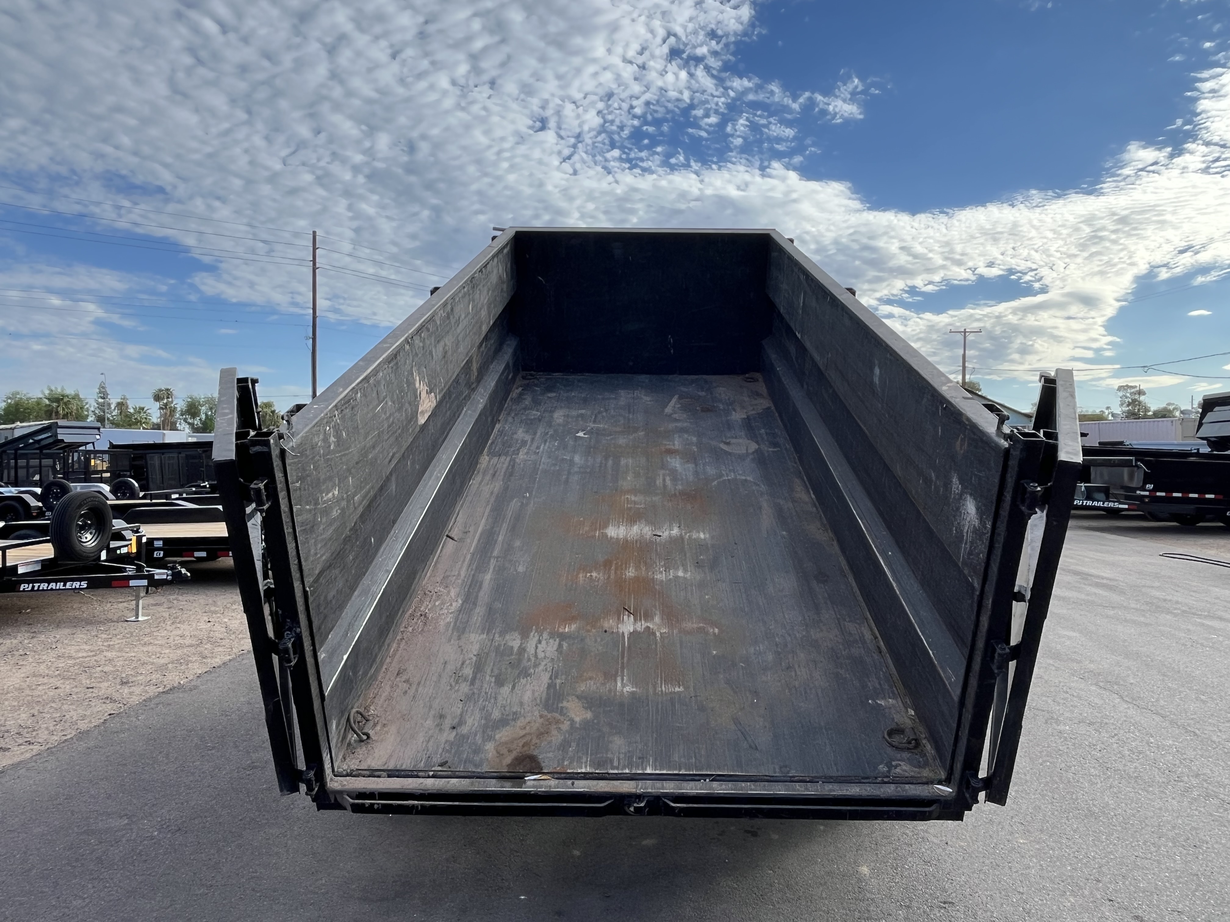 Iron Bull DTB 16x83 DUMP TRAILER 4' SIDE