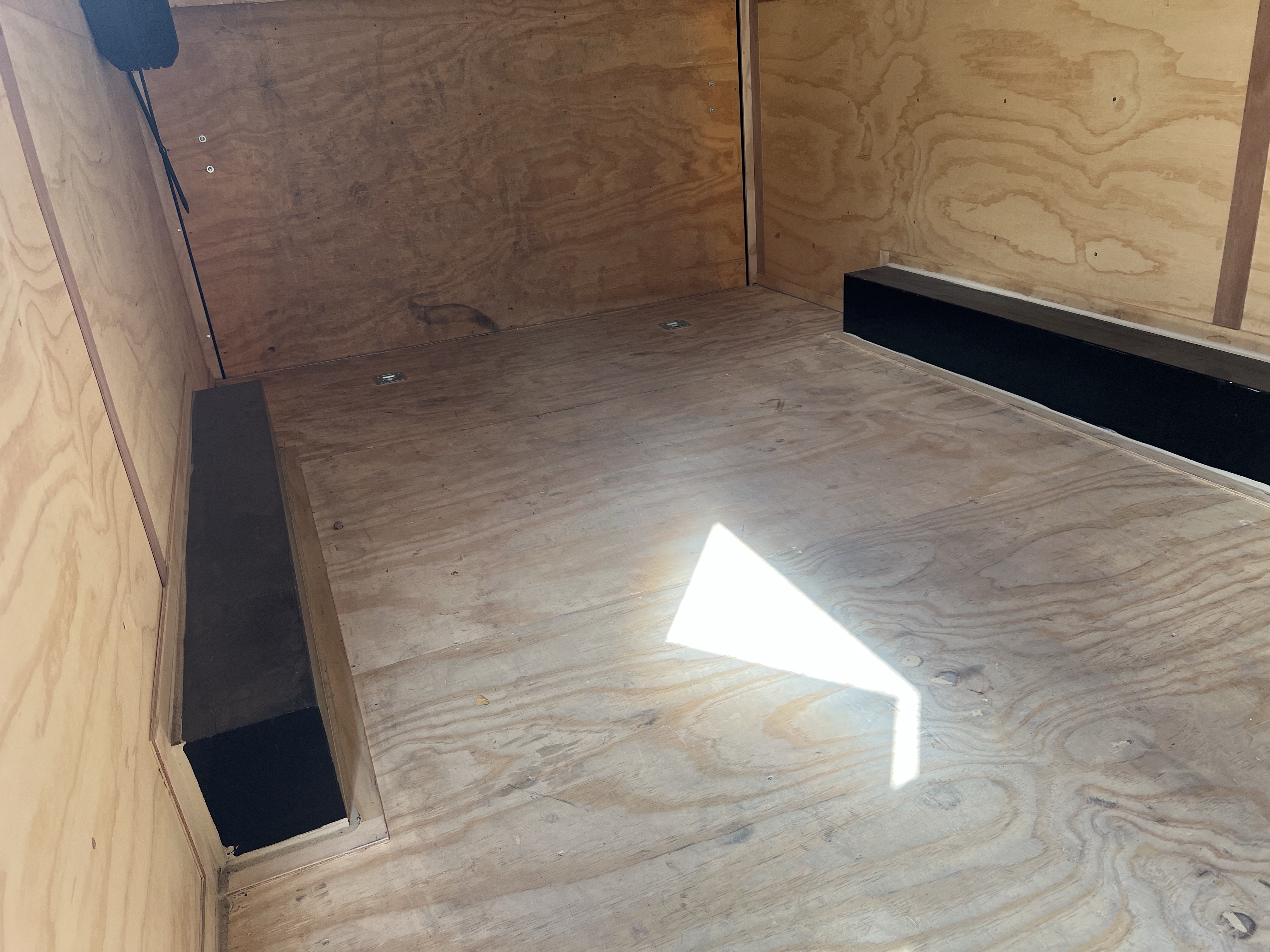 Interstate 8.5 x 16 Tandem Axle, 7K GVWR, Ramp Door