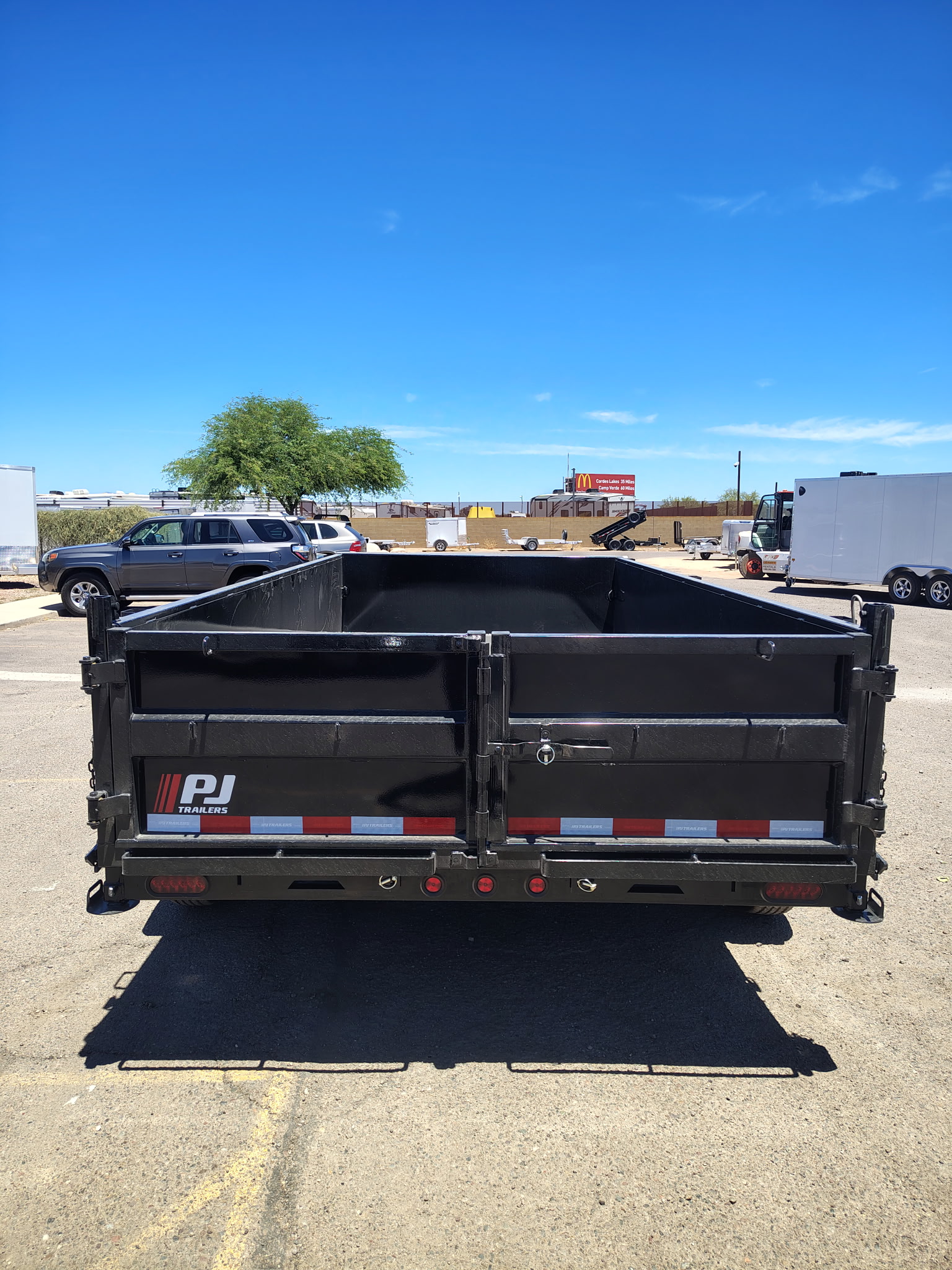 PJ Trailers 14'x83" Scissor 14K Dump Trailer w/ 24" Sides (D7)
