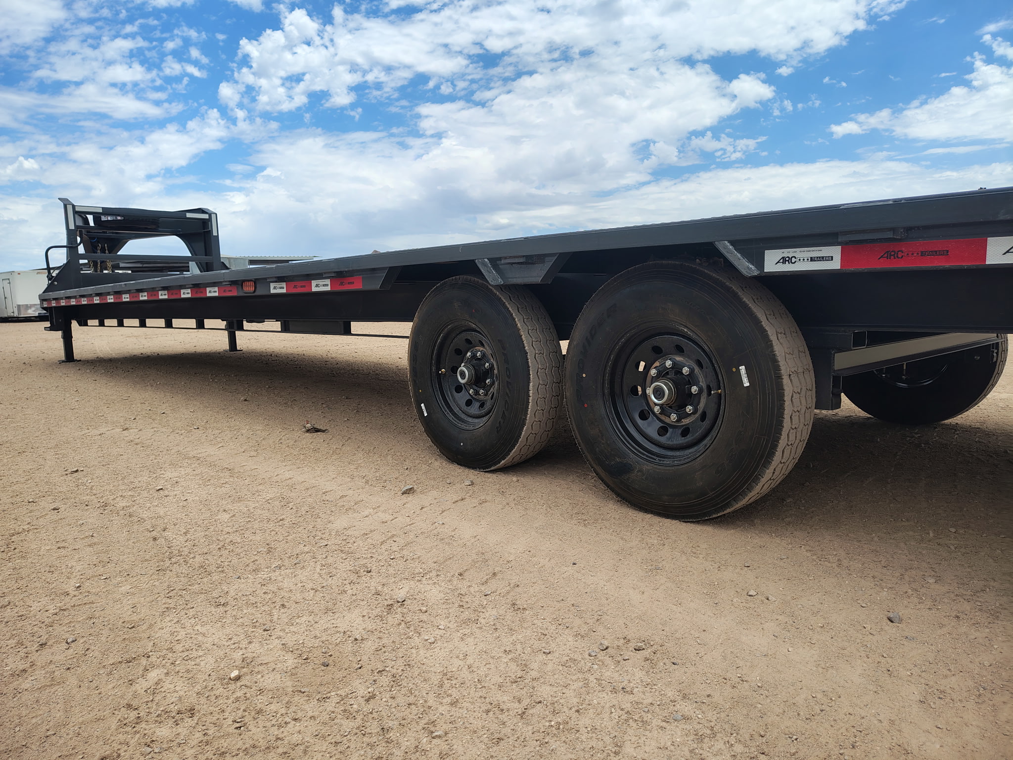 ARC Trailers 40'x102" 14K Gooseneck Flatbed Trailer w/ Ramps (GDS)
